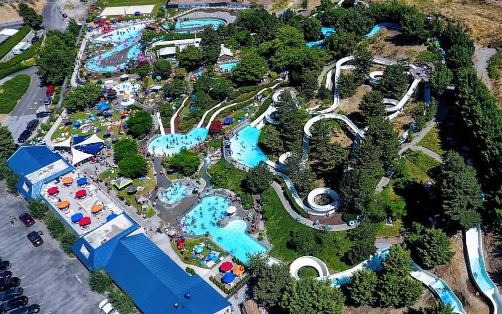 Grandview Lake Chelan- Waterfront View, Pool, Hot Tub, Golf, 1 Min To Downtown Экстерьер фото